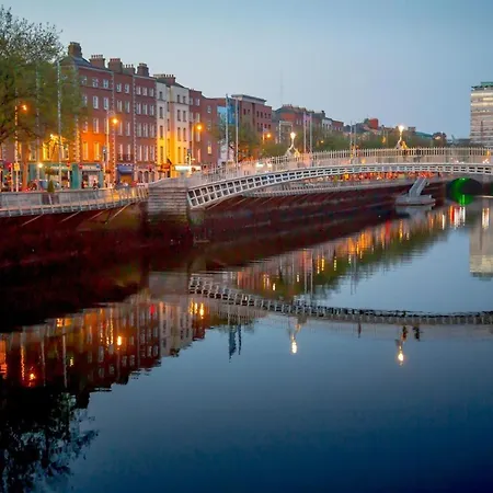 Grand Canal Apartment: Sleeps 6 *
