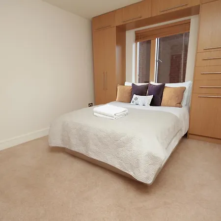 Grand Canal Apartment: Sleeps 6 Dublin