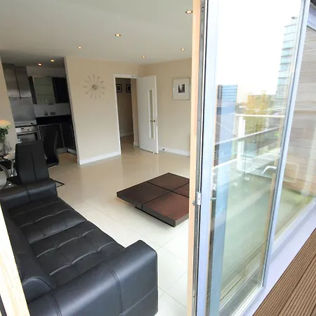 Grand Canal Apartment: Sleeps 6 * Dublin